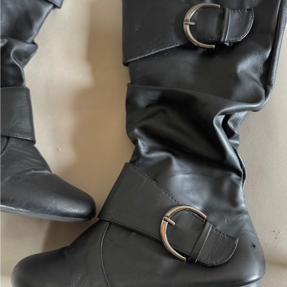 Comfy Black boots